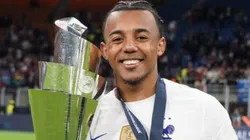 Reprodução/Federação Francesa (FFF) - Koundé acerta com o Barcelona