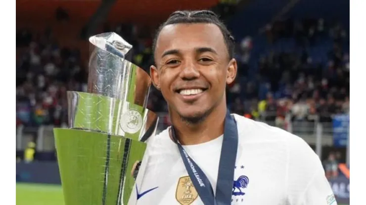 Reprodução/Federação Francesa (FFF) - Koundé acerta com o Barcelona