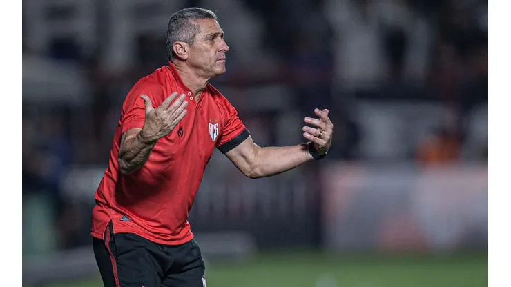 Foto: Heber Gomes/AGIF - Jorginho celebrou a vitória do Atlético-GO no jogo de ida da Copa do Brasil
