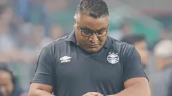 Roger Machado fica em alerta após departamento médico do Grêmio avisar sobre lesão