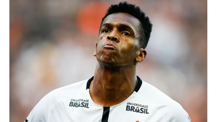 Diretoria do Corinthians assume dívida de R$ 14 milhões de Jô e surpreende torcedores