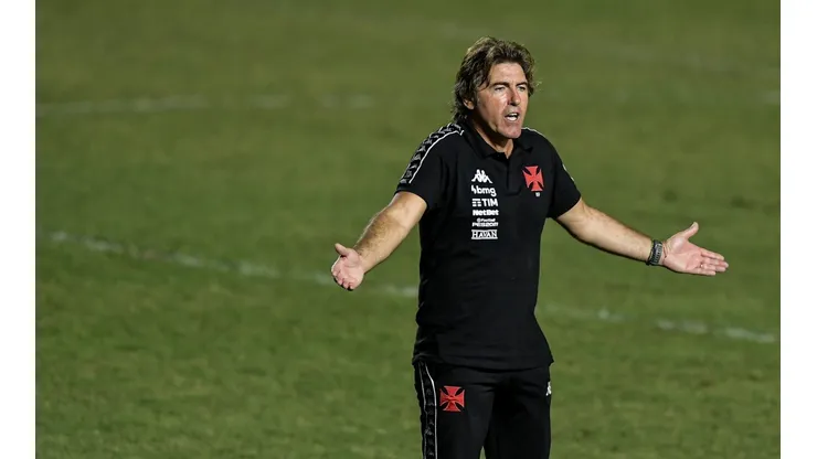 Thiago Ribeiro/AGIF - Sá Pinto recebe mais de R$ 1 milhão do Vasco