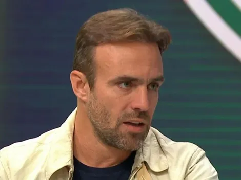 Roger Flores provoca Richarlyson ao vivo relembrando 6x1 e agita torcida celeste na web