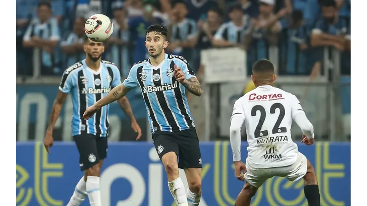 Pedro H. Tesch/AGIF/ Grêmio busca feito histórico em duelo contra a Chapecoense na Série B.