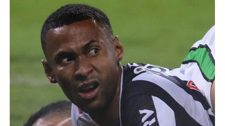 Foto: Fernando Moreno/AGIF - Ademir não foi acionado diante do Corinthians.