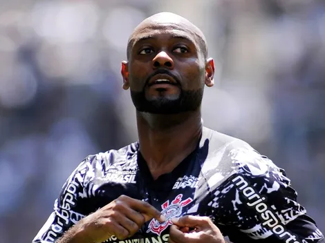 VC VIU? Vágner Love 'repete' Guerrero e acerta retorno ao futebol brasileiro