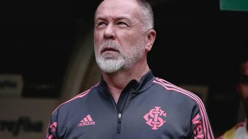 Mano Menezes comanda o Internacional (Foto: Ettore Chiereguini/AGIF)