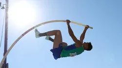 Braz durante a final do salto com vara no Mundial de Atletismo