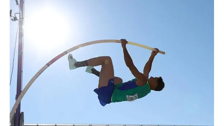 Braz durante a final do salto com vara no Mundial de Atletismo