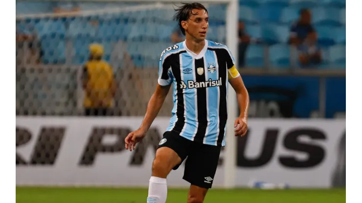 Foto: Maxi Franzoi/AGIF - Geromel saiu de campo no intervalo contra a Ponte Preta