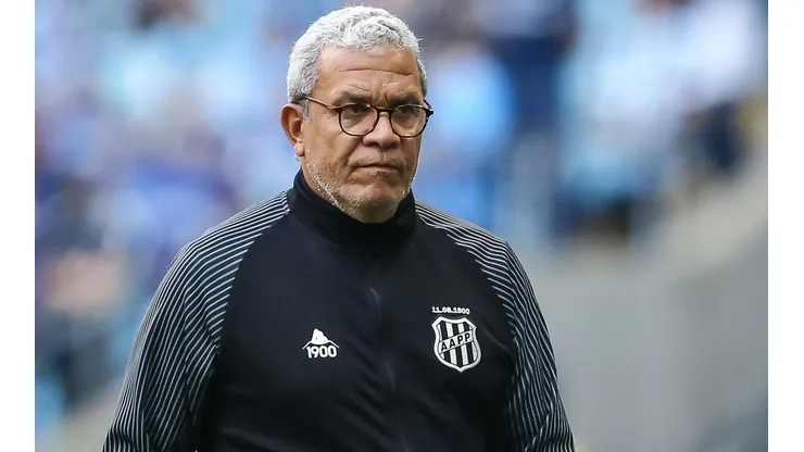 Pedro H. Tesch/AGIF - Hélio dos Anjos, treinador da Ponte Preta.