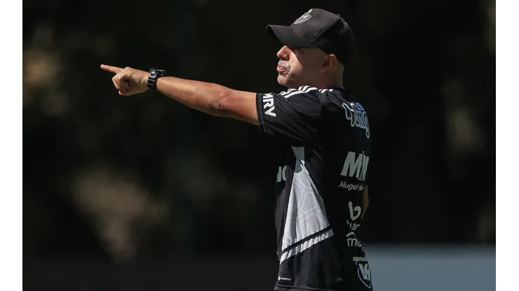 Com reforço de 'peso', Lucas Gonçalves define a escalação ideal do Galo contra o Corinthians