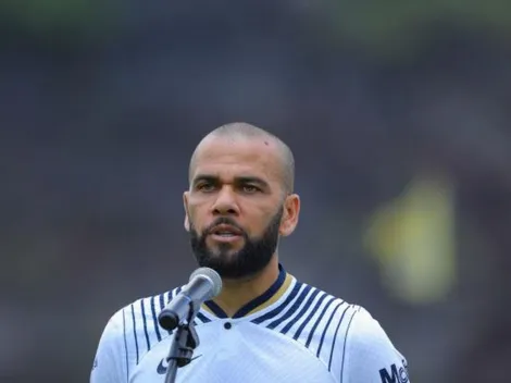 "Quem te trouxe?"; Daniel Alves 'causa' em apresentação pelo Pumas e jornalista detona chegada do lateral