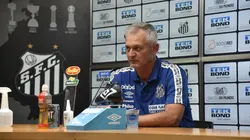 Lisca 'sugeriu' defensor atuando na linha de meio-campistas nos próximos jogos do Santos