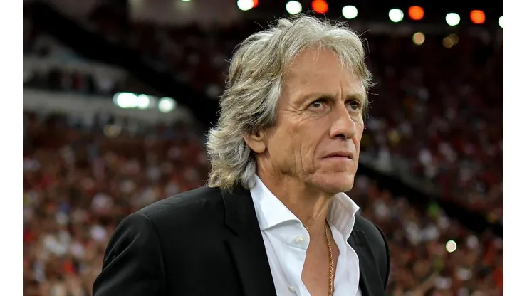Foto: Thiago Ribeiro/AGIF | JJ pode meter a colher em jogador com pé no Athletico
