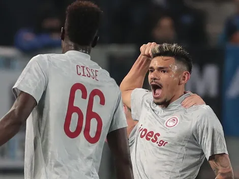 Olympiacos dá ‘OK’ para Botafogo fechar negócio com Tiquinho Soares e exige cláusula a Textor