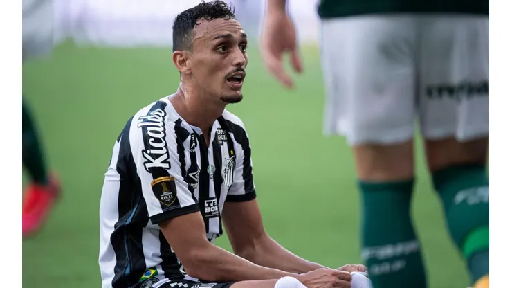 Foto: Jorge Rodrigues/AGIF - Pituca não foi liberado por clube japonês e Santos vai atrás de volante do Boca Jrs