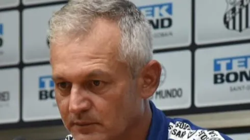 - Lisca, novo treinador