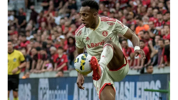 Robson Mafra/AGIF - Moisés tem reviravolta em negociação para deixar o Internacional