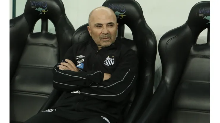 Pupilo de Sampaoli no Santos quer voltar ao Clube, mas acerto só ocorrerá mediante uma condição, imposta pelo Peixe
