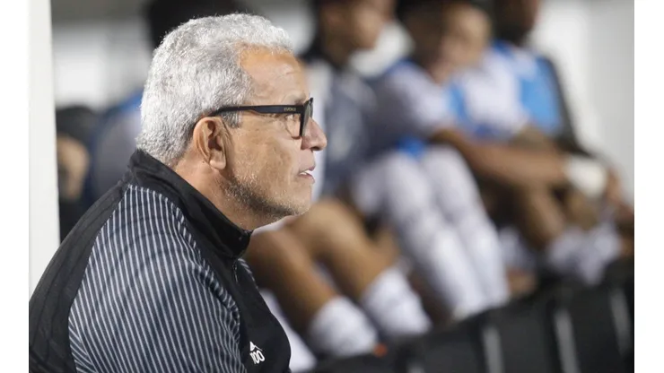 Foto: Rogério Capela/AGIF - Hélio dos Anjos abriu o jogo sobre os novos reforços da Ponte Preta
