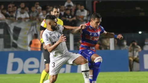Fernanda Luz/AGIF/ Em momentos distintos no Brasileirão, Fortaleza e Santos se enfrentam pela competição nacional.