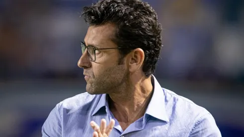 Foto: Celio Junior/AGIF - Alberto Valentim se rendeu a novo reforço do CSA