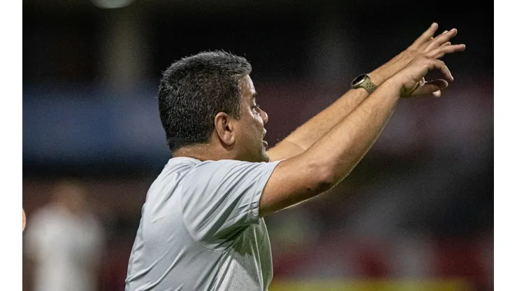 Foto: Celio Junior/AGIF - Marcelo Cabo concedeu entrevista após o empate sem gols diante do Guarani
