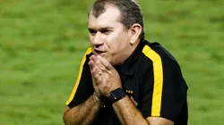 Rafael Vieira/AGIF - Cláudio Tencati, técnico do Criciúma.