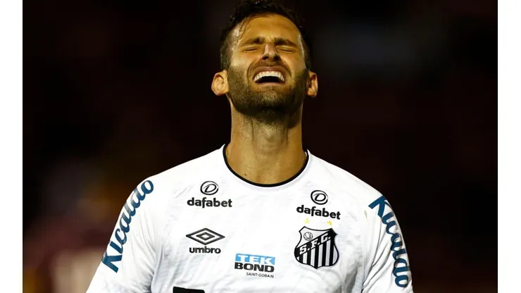 “Ele vai jogar no…”; Santos recebe proposta de última hora para vender Baptistão