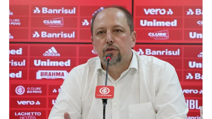 Barcellos paga R$ 16,5 milhões e Inter prepara anúncio de centroavante