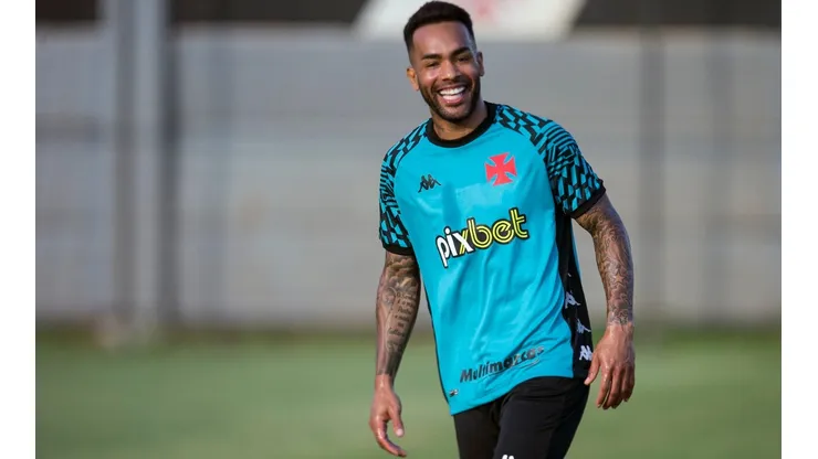 Daniel Ramalho/Vasco - DM do Vasco fala sobre estreia de Alex Teixeira