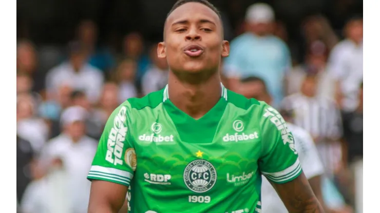 Foto: Fernanda Luz/AGIF - Igor Paixão: jovem do Coritiba está valorizado no mercado