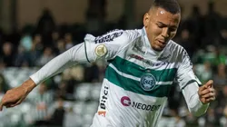 Foto: Robson Mafra/AGIF - Clayton está de saída do Coritiba