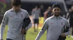 Foto: Daniel Augusto Jr/Ag. Corinthians - Clayson (à direita) foi oferecido a Diniz, que primeiramente gostou do atacante