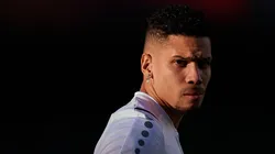 Foto: Fran Santiago/Getty Images | Chance de Paulinho jogar em rival do Vasco é exposta