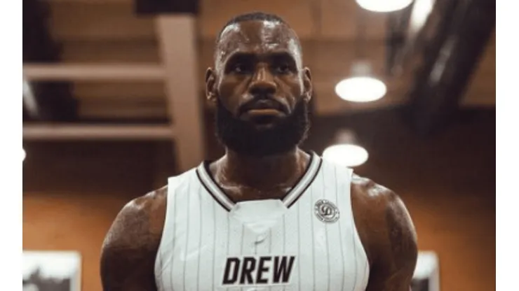 LeBron teve grande atuação na Drew League