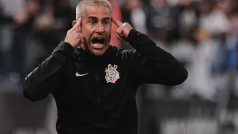 Ettore Chiereguini/AGIF - 'Pupilo' de Sylvinho pode deixar o Corinthians