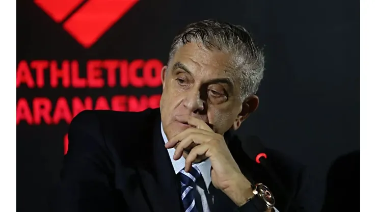 Foto: Divulgação / Athletico - Petraglia abre o bolso e Athletico fecha com LD