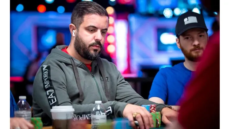 Rafael Mota é um dos brasileiros no Dia 5 da WSOP (Foto: Katerina Lukina/PokerNews)