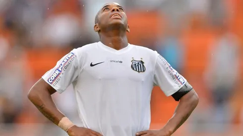 Foto: Mauro Horita/AGIF | O Santos cogitou contratar Robinho ano passado, mas voltou atrás após rejeição da torcida