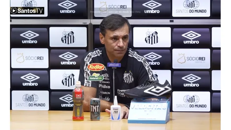 Foto: Santos Futebol Clube/YouTube - Fabián Bustos pode perder jogadores do Santos nesta janela