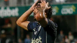 Goulart perdeu pênalti na eliminação do Santos (Foto: Gabriel Machado/AGIF_