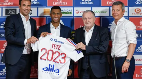 Foto: Reprodução/Olympique Lyonnais - Tetê renovou seu contrato com o Lyon por mais um ano