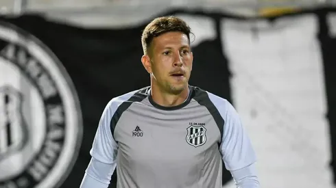 Álvaro Jr. Ponte Press/ Com suspensão de Sanches, Hélio dos Anjos tem problemas na zaga para escalar Ponte Preta.