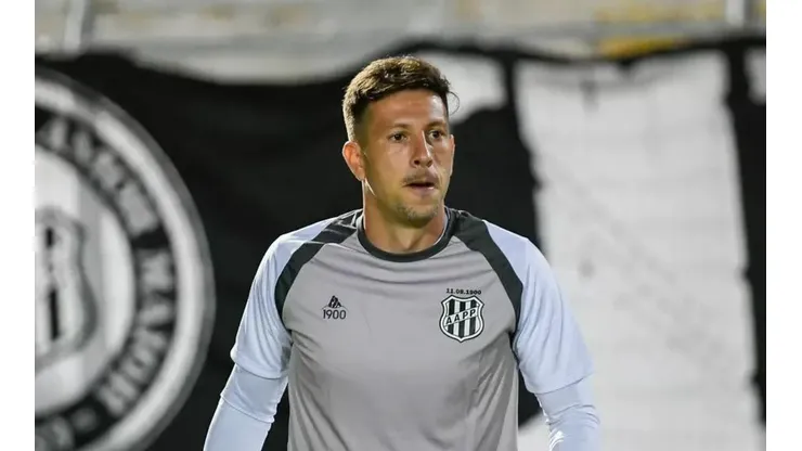 Álvaro Jr. Ponte Press/ Com suspensão de Sanches, Hélio dos Anjos tem problemas na zaga para escalar Ponte Preta.