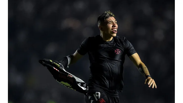 Foto: Thiago Ribeiro/AGIF | Palácios e +1 se livram das críticas no Vasco