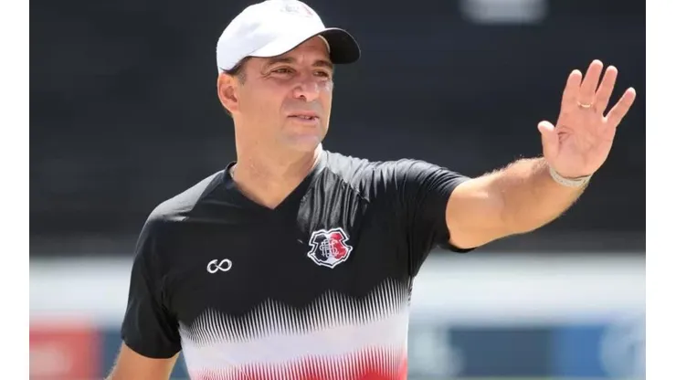 Foto: Rafael Melo/Santa Cruz - Martelotte terá reforço no Santa Cruz.