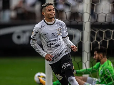 Adson completa 50 jogos com o Corinthians e vive grande fase no Timão