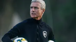 Foto: Vitor Silva/Botafogo/Divulgação - Luís Castro: técnico gosta do futebol do meio-campista